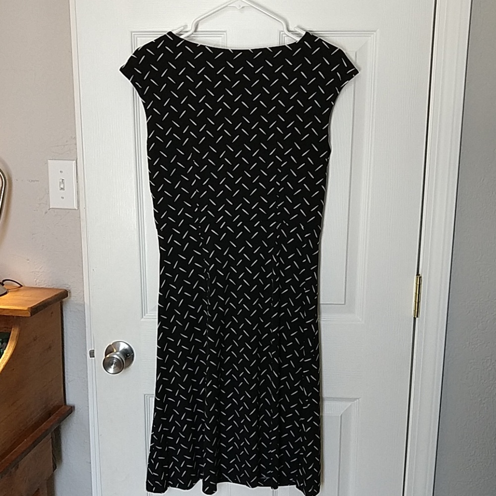 Dress - Picture 3 of 8